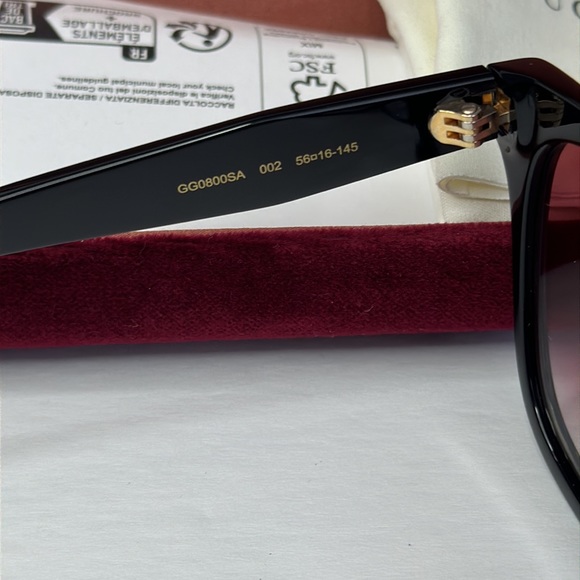 💯 Authentic - GUCCI GG0800SA 002  square Gucci sunglass black with red gradient - Picture 13 of 16